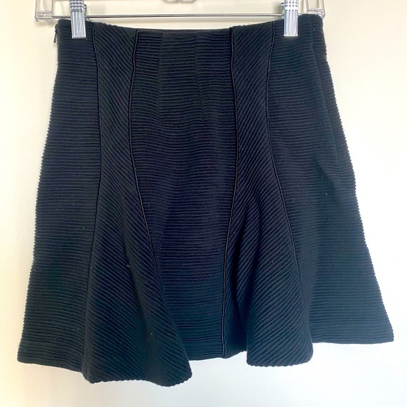 VERONICA BEARD Black Mini Skirt - Picture 4 of 4